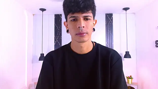 Franvill Trato online show from December 21, 2025, 6:48 pm