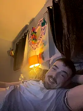 Snapshot of jaycoy22 chatting on October 2, 2025, 9:44 pm jaycoy22 online show from October 2, 2025, 9:44 pm