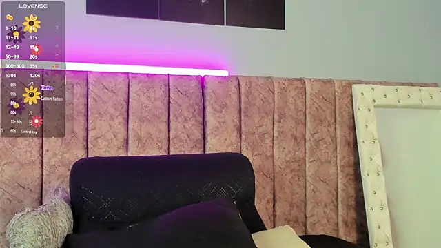 Niicolle Evanss online show from January 11, 2026, 12:54 pm