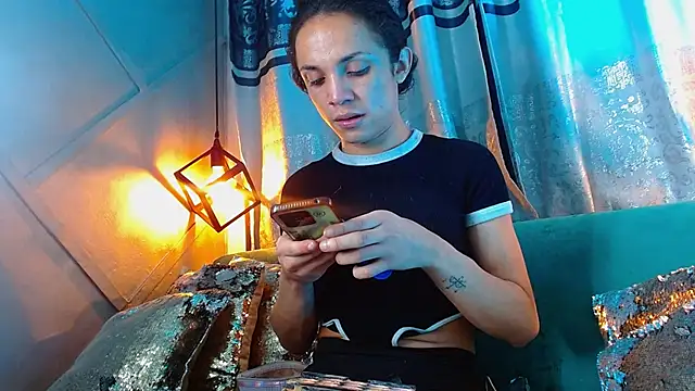 Cristal Gem1 online show from February 21, 2026, 2:01 am