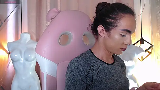 Cristal Gem1 online show from April 16, 2026, 6:41 pm