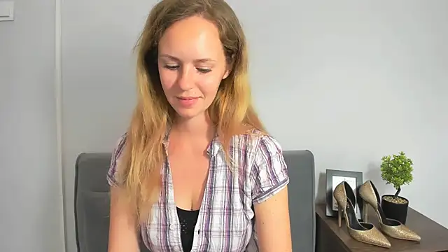 Snapshot of LyraHotty chatting on September 26, 2025, 4:22 pm LyraHotty online show from September 26, 2025, 4:22 pm