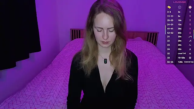 Snapshot of LyraHotty chatting on March 27, 2026, 9:14 pm LyraHotty online show from March 27, 2026, 9:14 pm