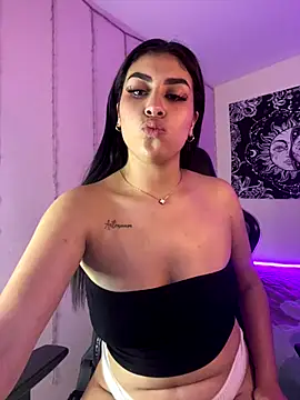 Snapshot of Alejandra-Torres chatting on September 18, 2025, 9:17 pm Alejandra-Torres online show from September 18, 2025, 9:17 pm