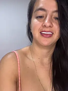 Snapshot of salo-rousee chatting on May 5, 2026, 11:29 am salo-rousee online show from May 5, 2026, 11:29 am