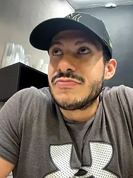 Snapshot of Darg98 chatting on September 13, 2025, 5:18 am Darg98 online show from September 13, 2025, 5:18 am