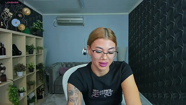 xPuka online show from September 21, 2025, 4:52 pm