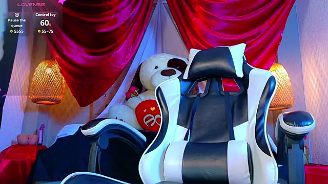 Thaiel Fosteer online show from February 15, 2026, 7:38 am