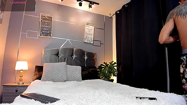 oliver mr  online show from September 8, 2025, 9:25 pm