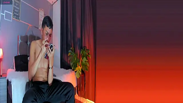 oliver mr  online show from October 25, 2025, 9:20 pm