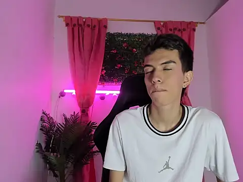 dylan 202520  online show from September 17, 2025, 11:23 am