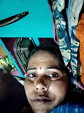 Pooja750 online show from November 8, 2025, 6:29 pm