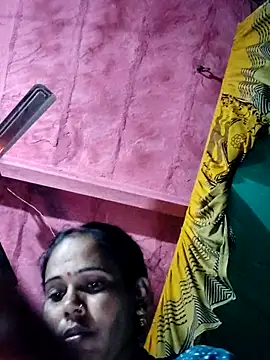 Pooja750 online show from December 2, 2025, 5:52 pm