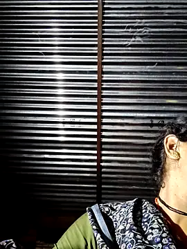 Pooja750 online show from April 18, 2026, 10:32 pm