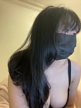 Minnie-2025 online show from October 15, 2025, 4:51 pm