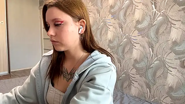 Snapshot of LeonorLovLu chatting on September 22, 2025, 10:28 am LeonorLovLu online show from September 22, 2025, 10:28 am