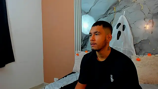 Snapshot of chatting on October 28, 2025, 11:14 am online show from October 28, 2025, 11:14 am