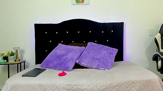 Snapshot of chatting on February 19, 2026, 12:12 pm online show from February 19, 2026, 12:12 pm