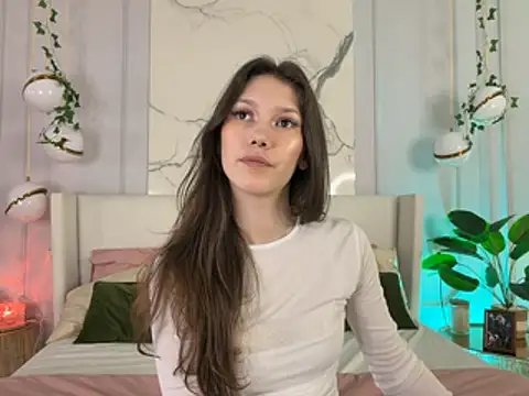 MaryNixon  online show from May 21, 2026, 5:14 am