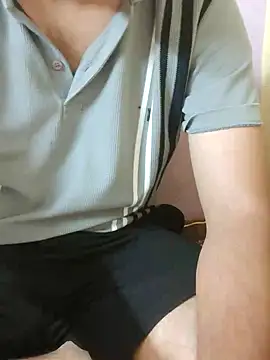 Snapshot of riyamore9623 chatting on October 27, 2025, 7:45 am riyamore9623 online show from October 27, 2025, 7:45 am