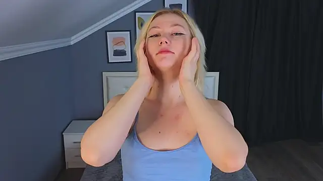 Snapshot of Violet_Willis chatting on September 17, 2025, 3:14 pm Violet Willis online show from September 17, 2025, 3:14 pm