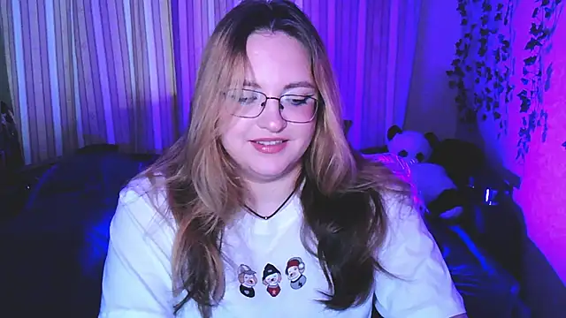 Snapshot of ZayaRush chatting on September 17, 2025, 2:41 pm ZayaRush online show from September 17, 2025, 2:41 pm