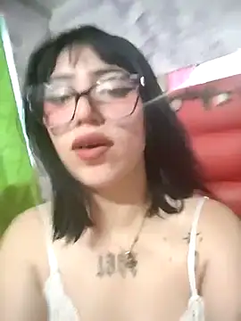 Kitty Melodi online show from September 18, 2025, 9:50 pm