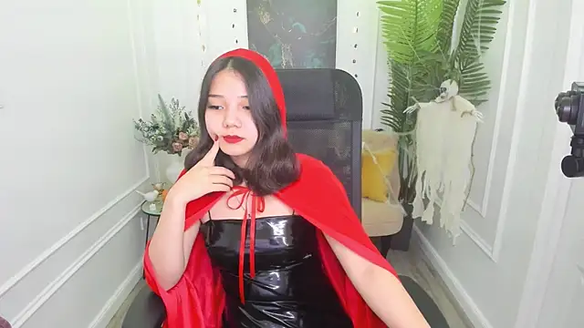 Snapshot of ElliVensda chatting on October 17, 2025, 12:41 pm ElliVensda online show from October 17, 2025, 12:41 pm