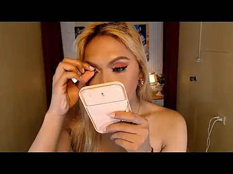 AthenaFLamia online show from October 2, 2025, 4:30 am