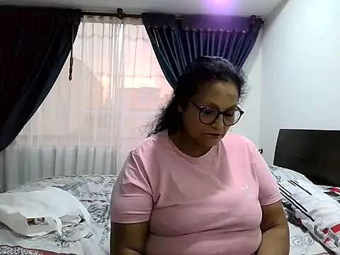  Cristal online show from November 12, 2025, 9:36 pm