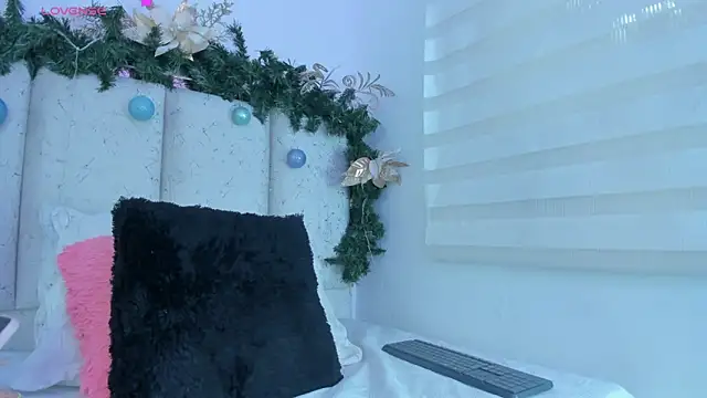 violeta olsen online show from December 18, 2025, 7:09 pm