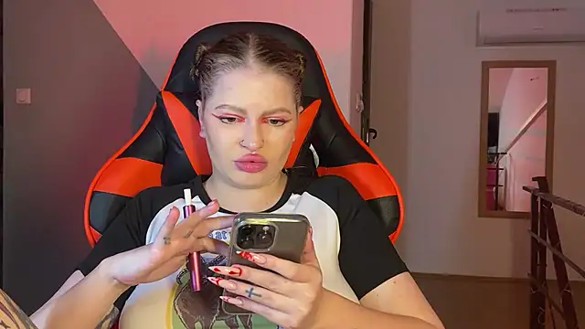 Snapshot of Mia_Kamp chatting on September 12, 2025, 7:14 pm Mia Kamp online show from September 12, 2025, 7:14 pm