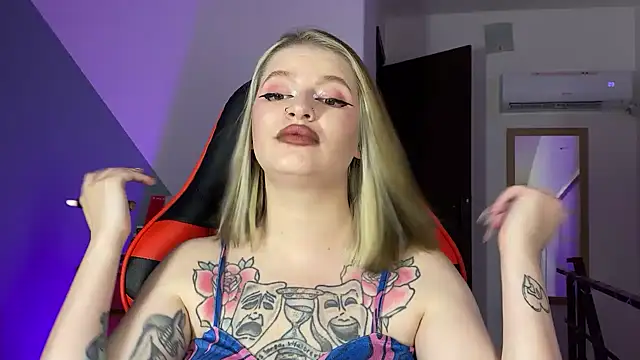 Snapshot of Mia_Kamp chatting on September 21, 2025, 4:52 pm Mia Kamp online show from September 21, 2025, 4:52 pm