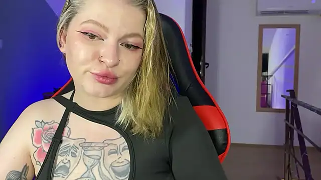 Snapshot of Mia_Kamp chatting on September 23, 2025, 2:53 pm Mia Kamp online show from September 23, 2025, 2:53 pm