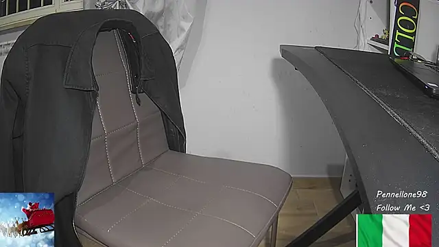 Snapshot of Pennellone98 chatting on December 1, 2025, 4:45 pm Pennellone98 online show from December 1, 2025, 4:45 pm