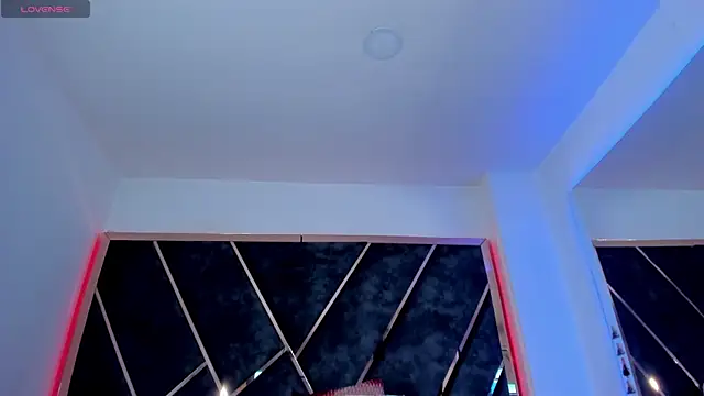 SusanaHenao online show from November 4, 2025, 6:29 pm