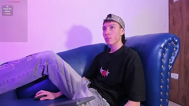 LittleDanny  online show from April 17, 2026, 5:05 pm