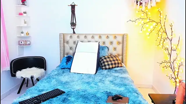 LenaStylesOA online show from September 23, 2025, 3:26 pm