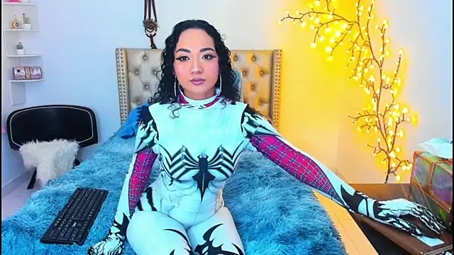 LenaStylesOA online show from October 10, 2025, 1:21 pm