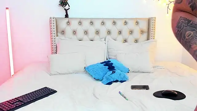 LenaStylesOA online show from March 29, 2026, 10:10 pm