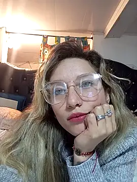 Snapshot of Licethf00x chatting on November 3, 2025, 4:14 am Licethf00x online show from November 3, 2025, 4:14 am