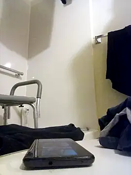 Snapshot of jizzyglizzy92 chatting on February 28, 2026, 1:23 pm jizzyglizzy92 online show from February 28, 2026, 1:23 pm