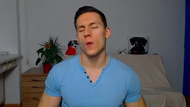 ZeinMiracles online show from December 18, 2025, 8:48 pm