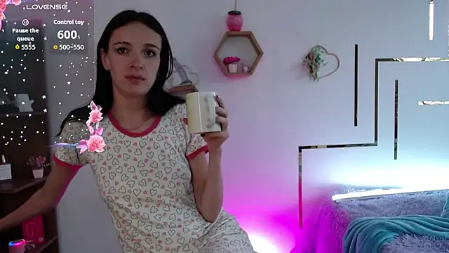 AuroraHans1 online show from April 18, 2026, 7:07 pm