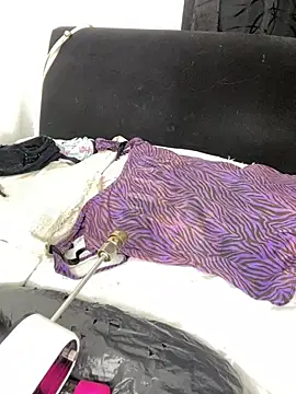 Gabrielle Sexy94 online show from April 10, 2026, 11:42 pm