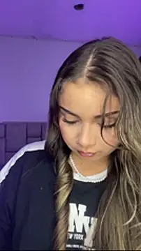 AnnyLopezzz  online show from February 14, 2026, 5:48 am