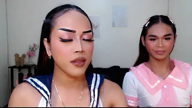 Snapshot of Lessandra_Lust chatting on September 18, 2025, 4:42 pm Lessandra Lust online show from September 18, 2025, 4:42 pm