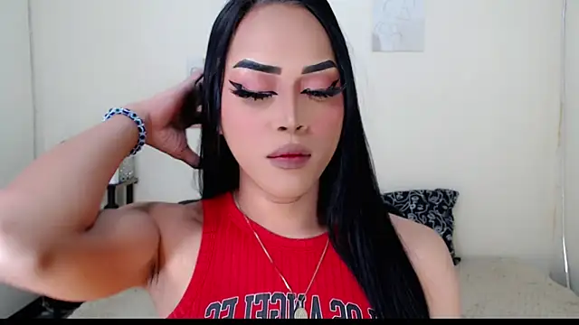 Snapshot of Lessandra_Lust chatting on October 8, 2025, 4:10 am Lessandra Lust online show from October 8, 2025, 4:10 am