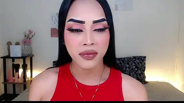 Snapshot of Lessandra_Lust chatting on October 9, 2025, 11:03 pm Lessandra Lust online show from October 9, 2025, 11:03 pm