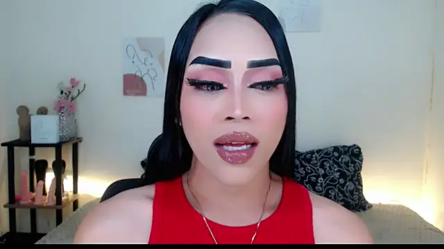 Snapshot of Lessandra_Lust chatting on October 10, 2025, 11:04 pm Lessandra Lust online show from October 10, 2025, 11:04 pm